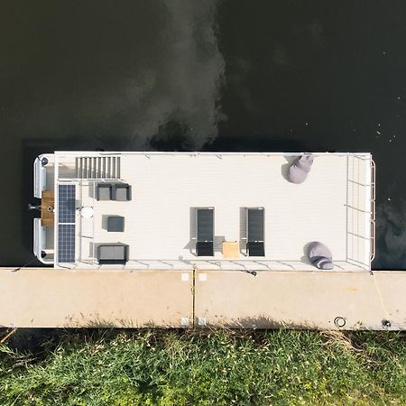 Deine Schwimmende Auszeit Auf Dem Wasser -Festlieger Hausboot Tobago Dömitz Exterior foto